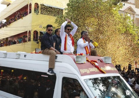 மே 7: ஸ்டாலின் பதவியேற்ற அதே நாளில் முதல்வராக அரியணை ஏறும் விஜய்!